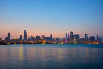 <b>USA, Chicago</b>, Chicago skyline at sunset